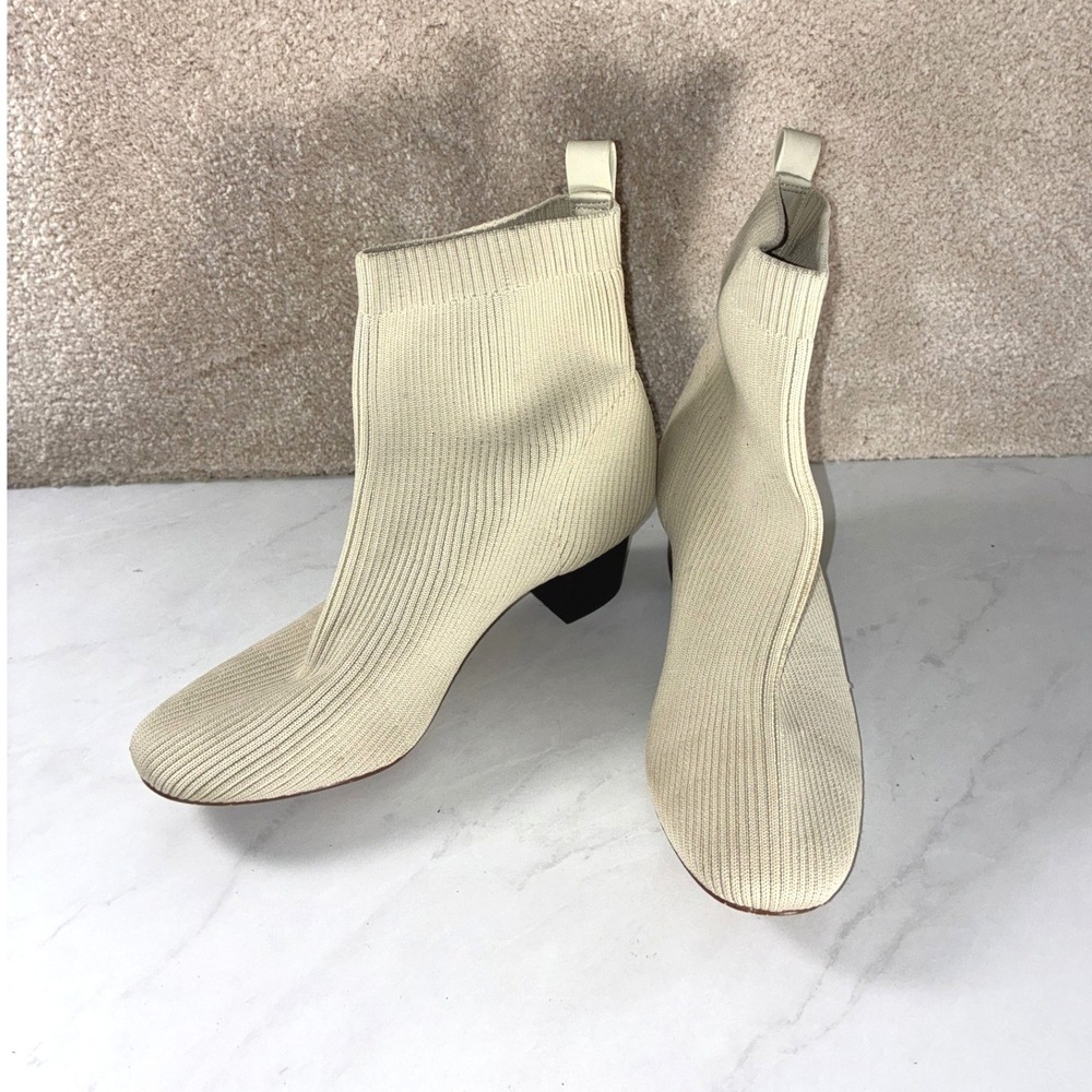 Cushionaire Cream Knit Sock Boots - 8.5 - Ribbed Block Heel Minimalist Chic